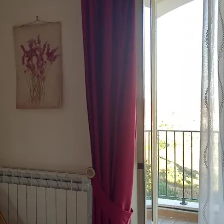 L'aurora Corso Umberto L 220, 88821 ゲストハウス Rocca di Neto
