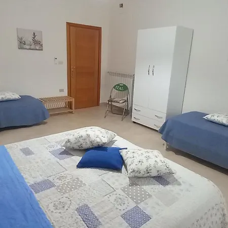 L'aurora Corso Umberto L 220, 88821 *