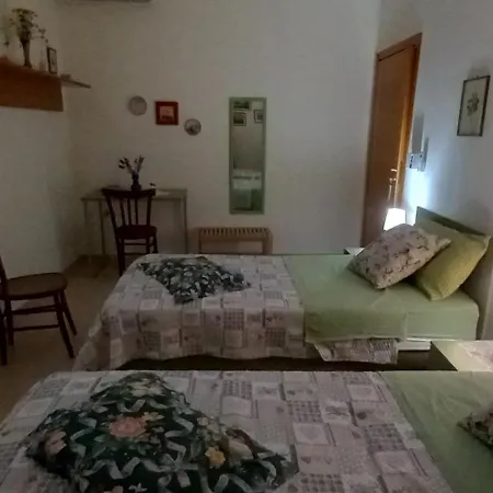 L'aurora Corso Umberto L 220, 88821 Πανσιόν *