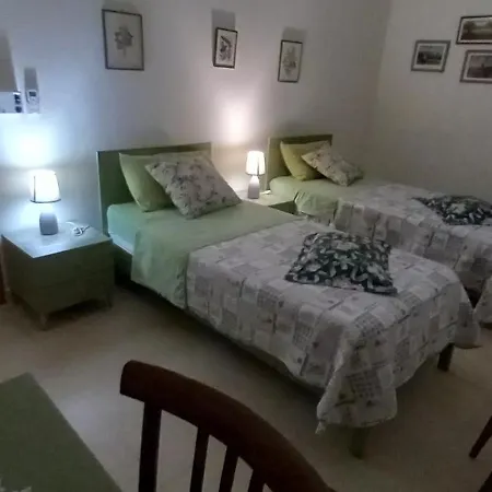 L'aurora Corso Umberto L 220, 88821 Πανσιόν Rocca di Neto