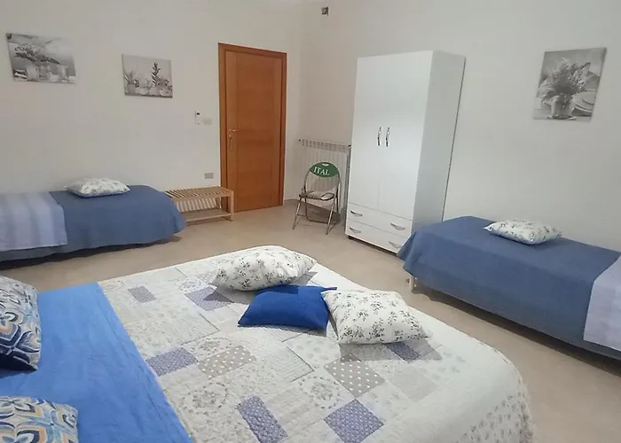 L'aurora Corso Umberto L 220, 88821 *